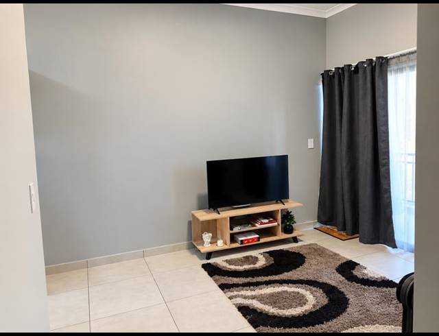 2 BEDROOM PROPERTY TO RENT IN GLEN MARAIS